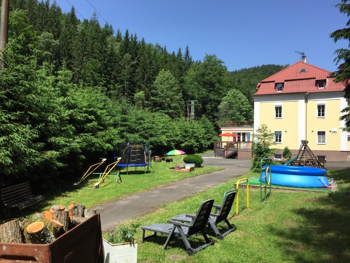 Horska Chata Pod Lanovkou Jachymov Bagian luar foto
