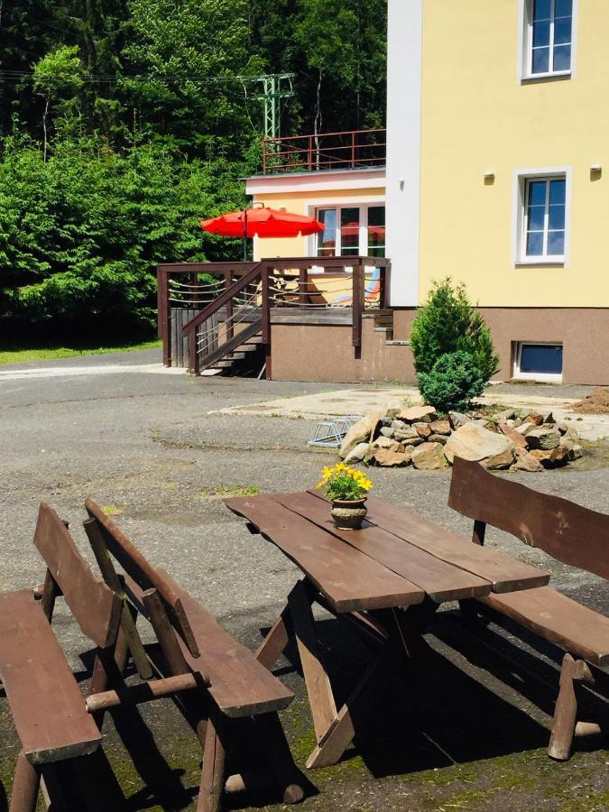 Horska Chata Pod Lanovkou Jachymov Bagian luar foto